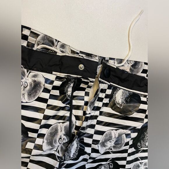 Marc Jacobs All Over Apple Print Swim Shorts Men Size 48 Large Black White - Picture 4 of 8